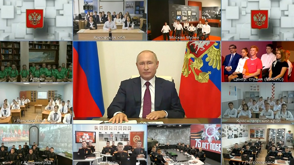 Какой истории учит Путин детей