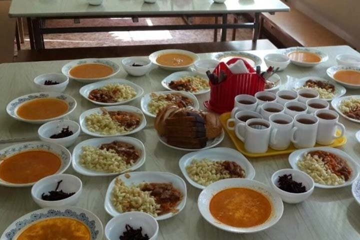 Власти отменили бесплатное питание для иркутских школьников