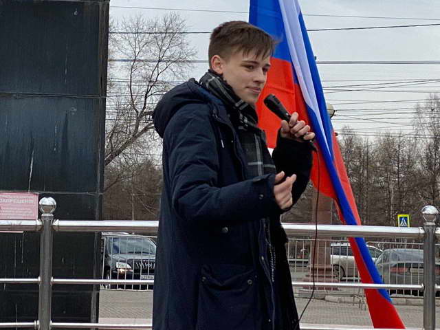 Школьник из Красноярска подает в суд на мэрию